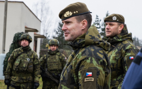 Náčelník Generálního štábu Armády ČR generálmajor Karel Řehka navštívil strakonické vojáky.